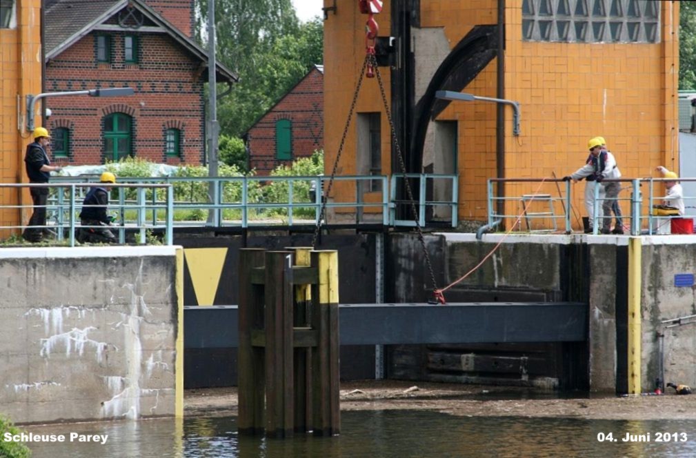 Hochwasser- 2013_06_04-006-Parey-Schleuse.JPG